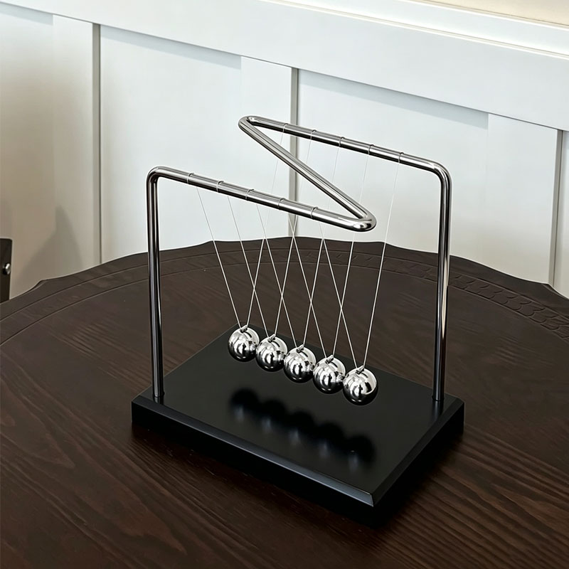 Pêndulo de Newton em Forma de  - Office Tech Gadgets avaliação e preço